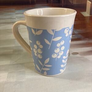 Royal Norfolk Coffee or Tea Mug w/Blue and White Leaves and Berries EUC